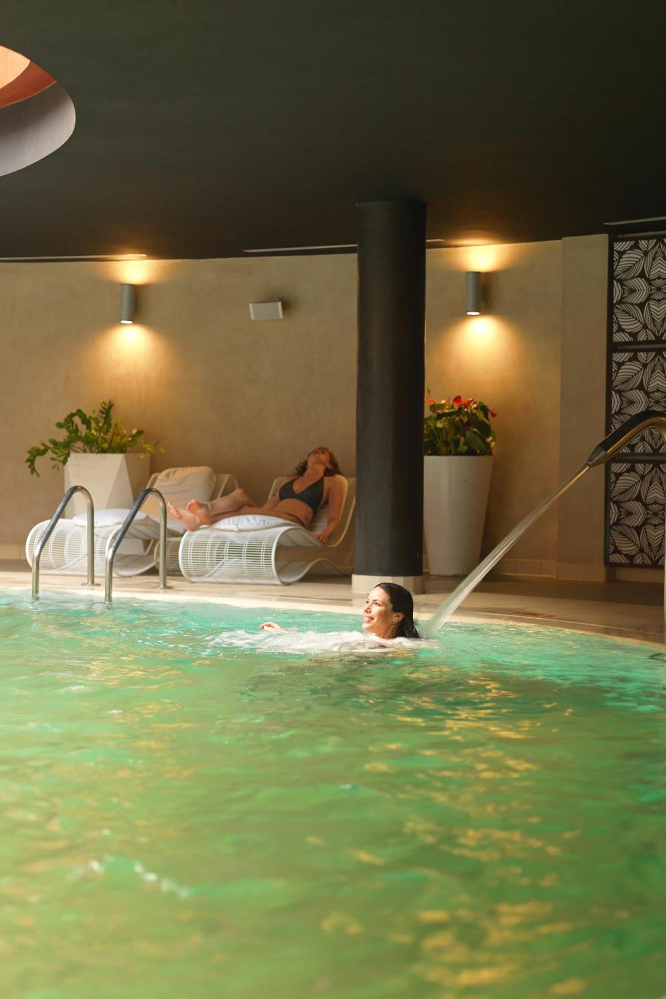 תוניס Adam Hotel Suites מראה חיצוני תמונה